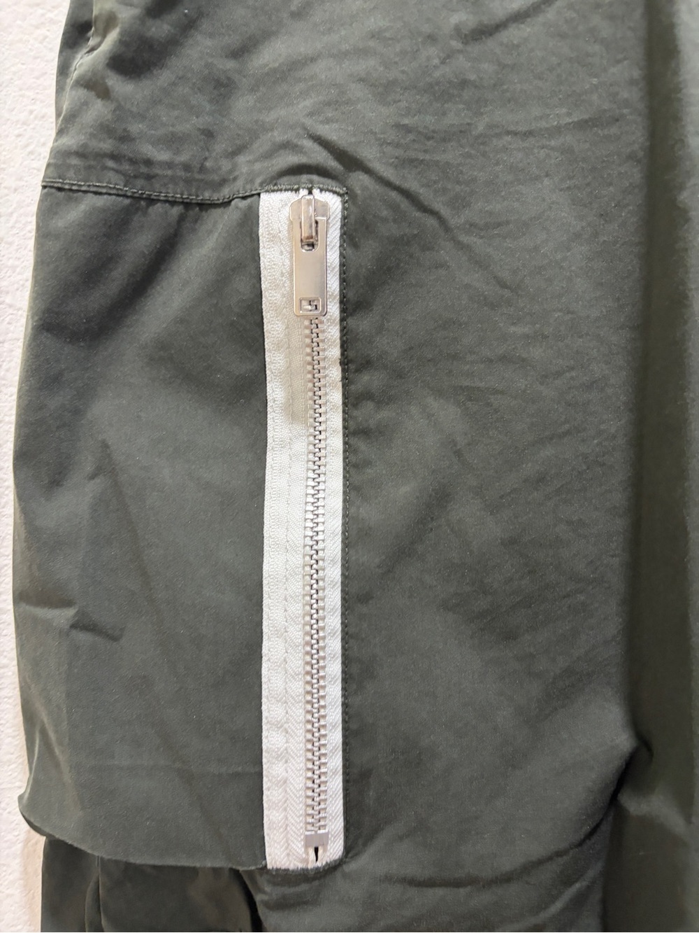 NIKE Style Essentials Unlined Woven Green Cargo Pants - Picture 7 of 9